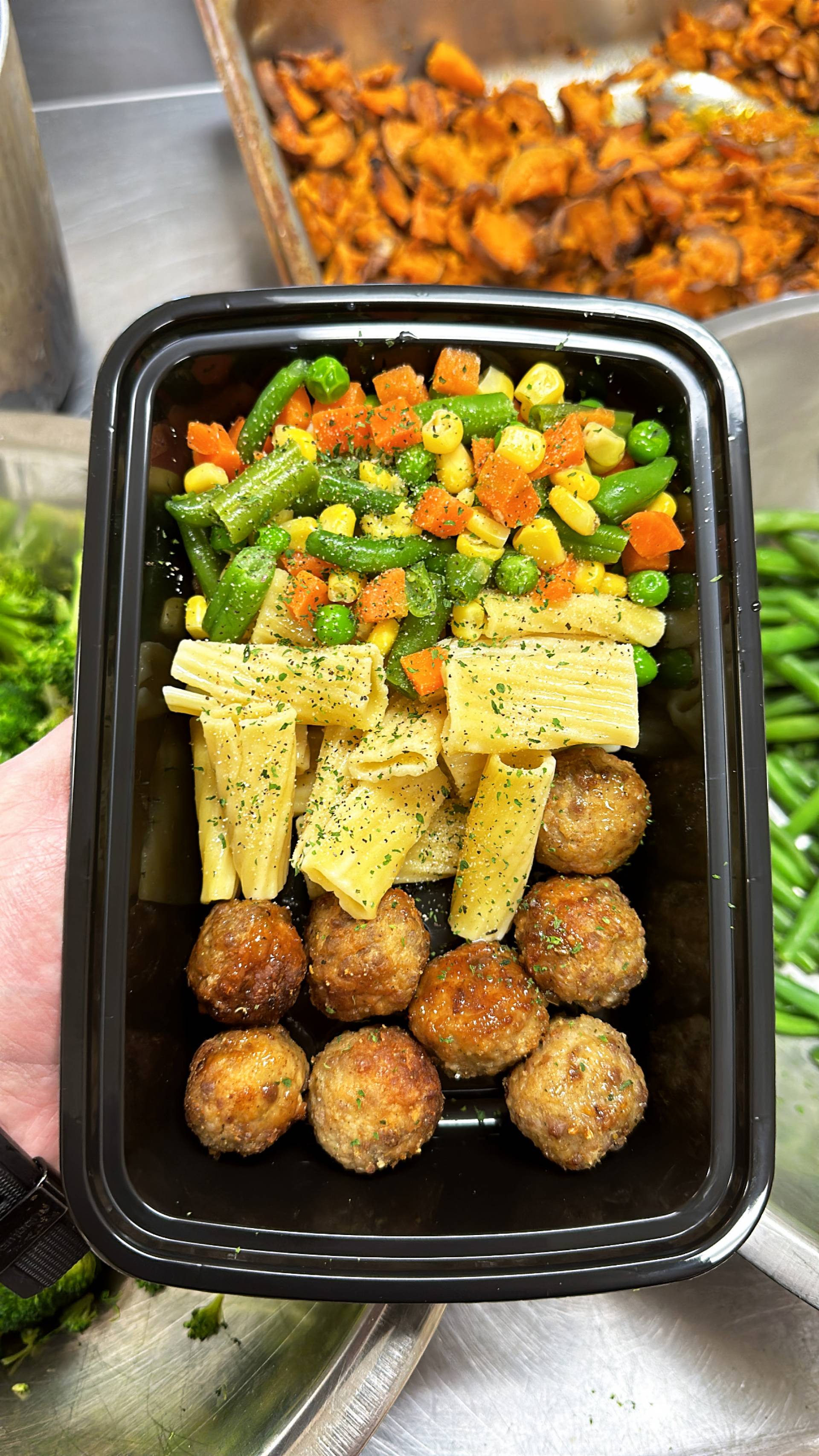 TMB + Pasta + Mixed Veg